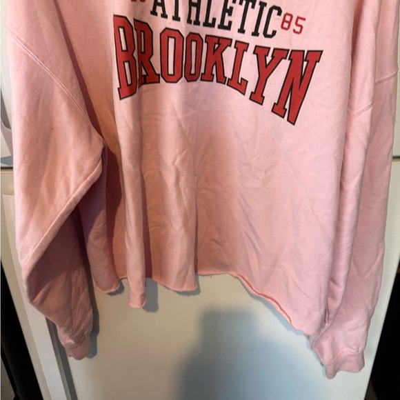 Boohoo Pink Brooklyn Extreme Oversized Sweatshirt Off-the-Shoulder Women's XL - Picture 3 of 4